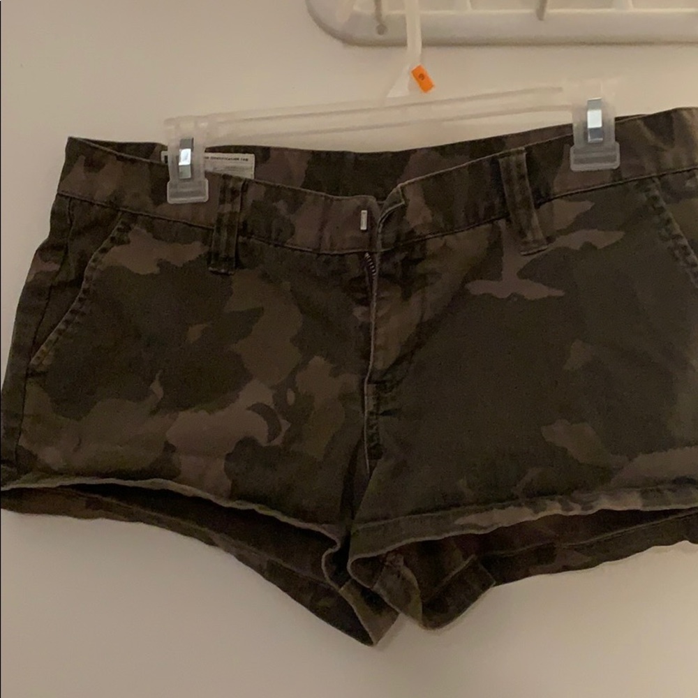 Hurley camo shorts